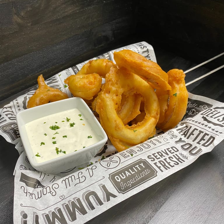 Crunchy Onion Rings: A Sports Bar Favorite